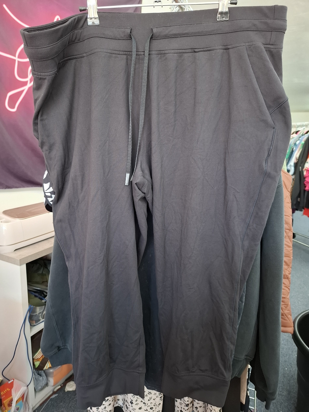 S5lululemon athletica Black Drawstring Joggers Stretch